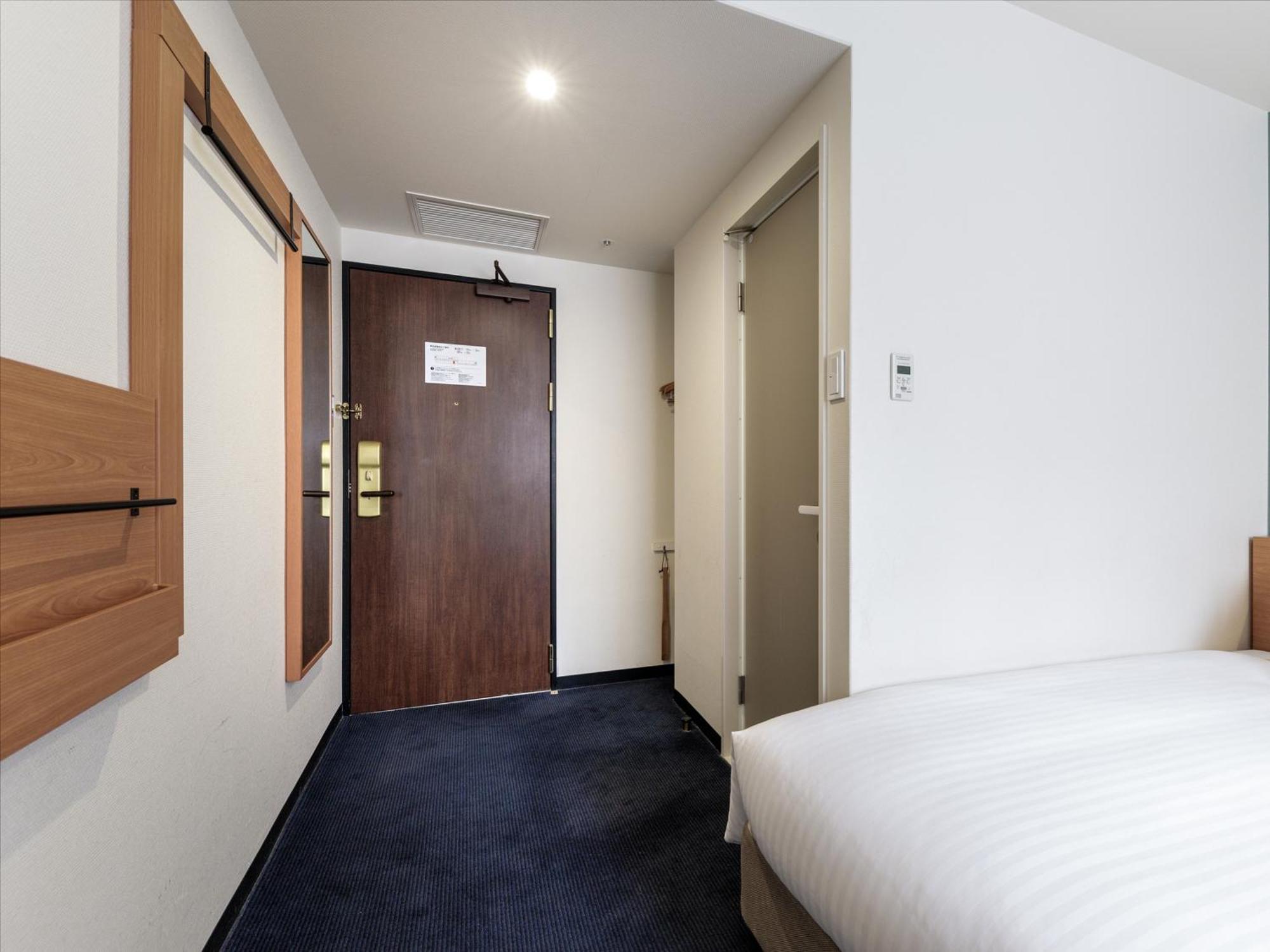 Nishitetsu Inn Shinjuku — Fotos 1